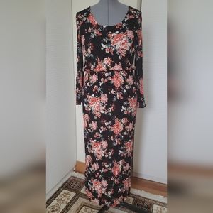 Velvet Torch Long Sleeve Floral Dress.  Size L  NWT